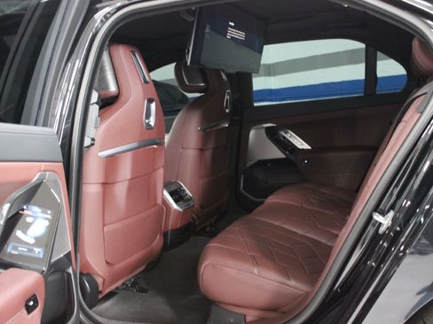 Used 2024 BMW i7 eDrive50 RWD image 45