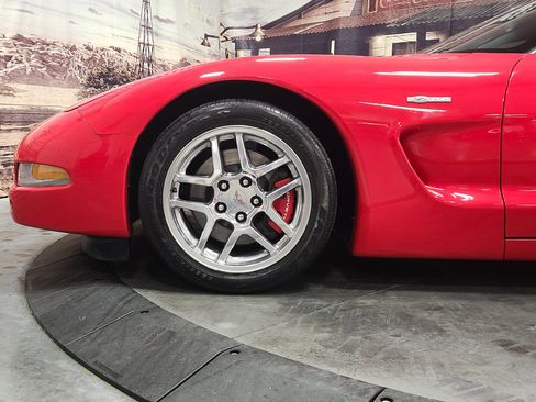 Used 2001 Chevrolet Corvette Z06 w/ Memory Pkg image 5