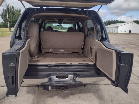 Used 2001 Ford Excursion XLT image 21