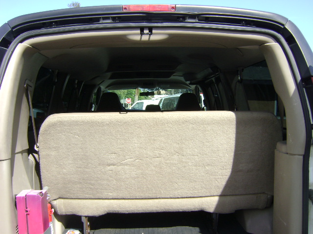 Used 2005 Chevrolet Express 3500 Passenger RWD image 8