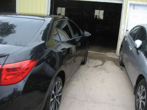 Used 2017 Toyota Corolla SE Sedan FWD image 4