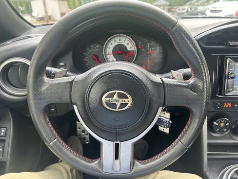 Used 2013 Scion FR-S image 8