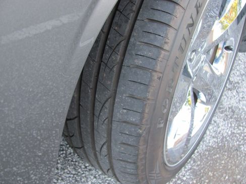 Used 2012 Dodge Challenger R/T image 6