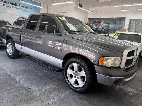 Used 2004 Dodge Ram 1500 Truck 2WD Quad Cab image 9