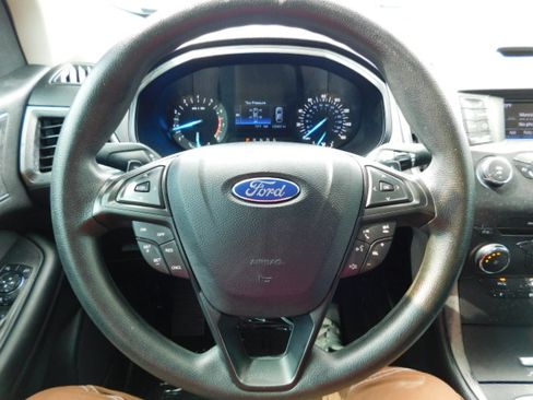 Used 2016 Ford Edge SE image 15