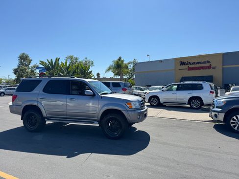 Used 2004 Toyota Sequoia Limited image 17