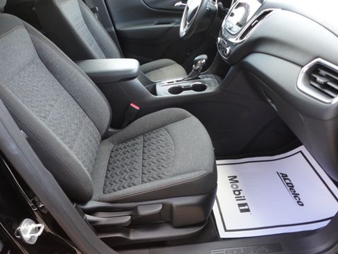 Used 2022 Chevrolet Equinox LT image 25