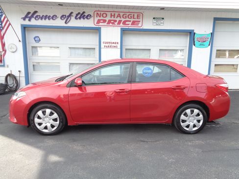 Used 2015 Toyota Corolla LE image 3
