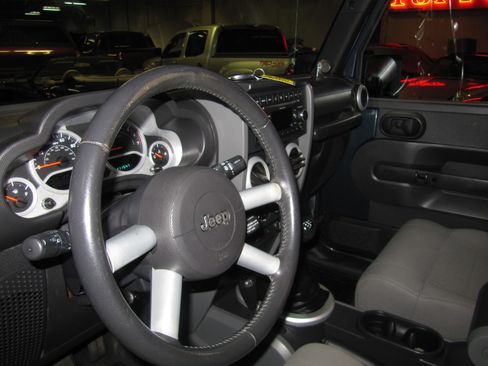 Used 2008 Jeep Wrangler 4WD Unlimited Sahara image 17