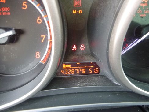 Used 2010 MAZDA MAZDA3 s Grand Touring Hatchback FWD image 24