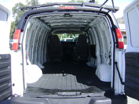 Used 2003 Chevrolet Express 3500 image 13