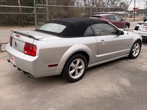 Used 2009 Ford Mustang GT image 4