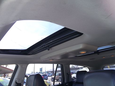 Used 2012 Buick Enclave Premium image 36