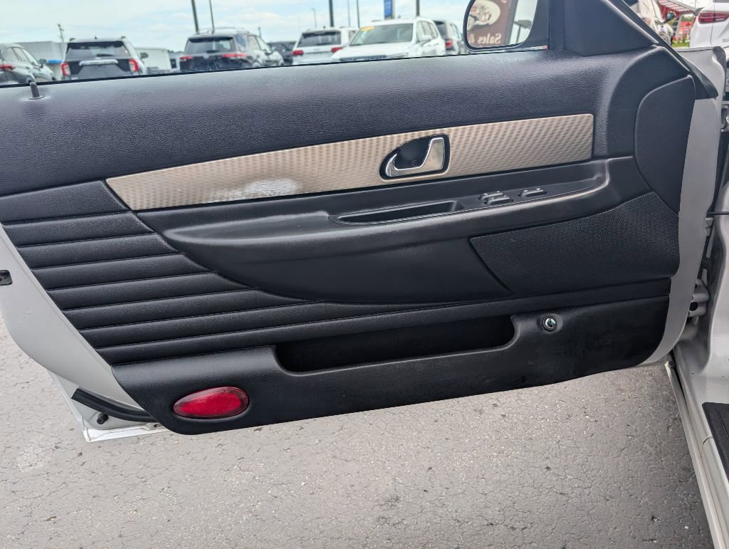Used 2004 Ford Thunderbird Deluxe RWD image 11
