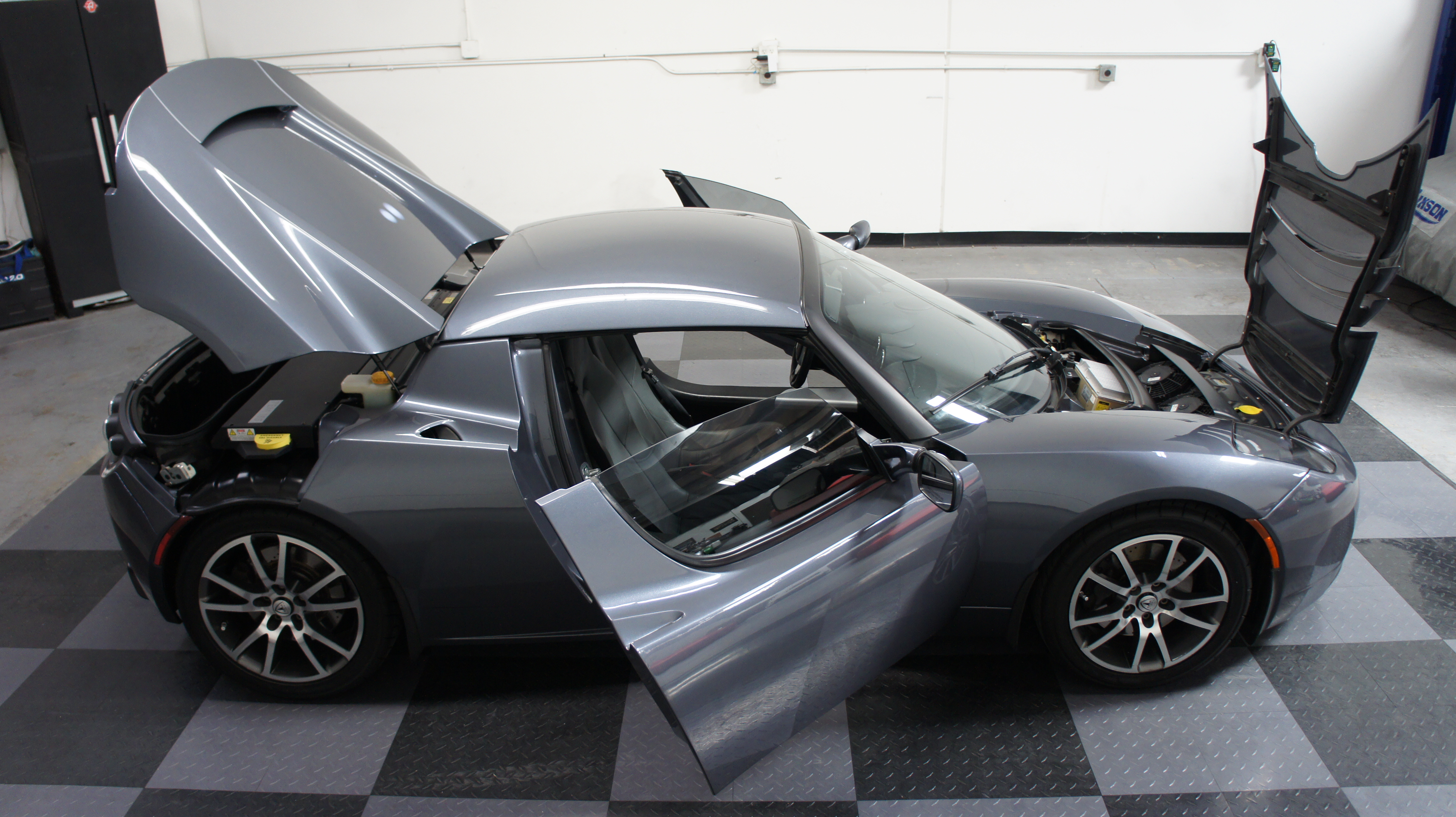 Used 2008 Tesla Roadster RWD image 21