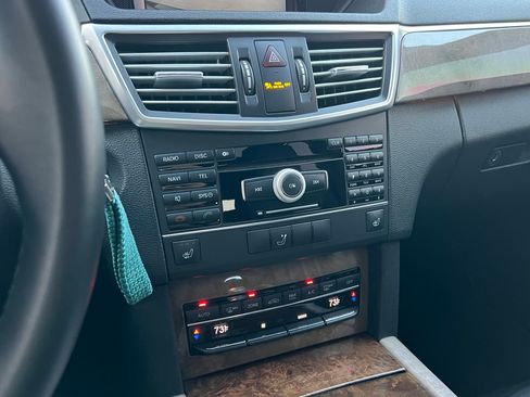 Used 2011 Mercedes-Benz E 350 image 38