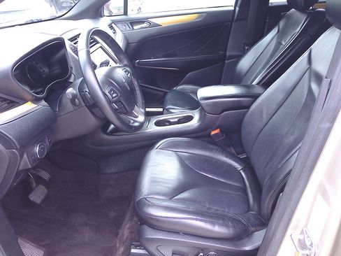 Used 2015 Lincoln MKC FWD image 7