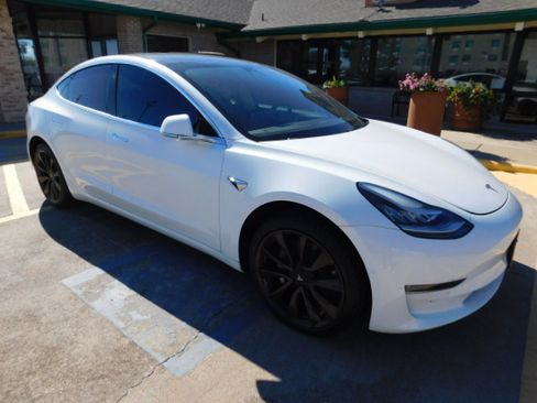 Used 2020 Tesla Model 3 Performance image 2