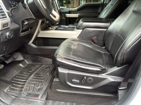 Used 2017 Ford F250 4x4 Crew Cab Super Duty image 23