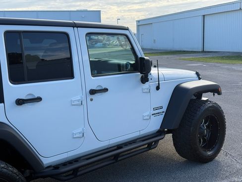 Used 2013 Jeep Wrangler Unlimited Sport image 40
