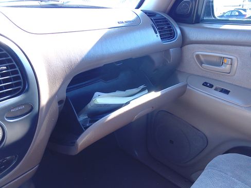 Used 2004 Toyota Sequoia SR5 image 18