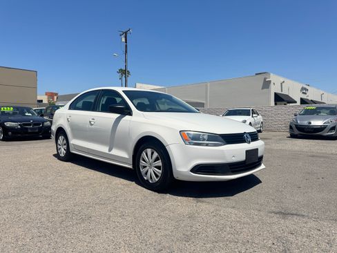 Used 2013 Volkswagen Jetta S Sedan 4D FWD image 11