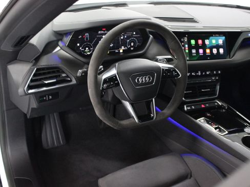 Used 2023 Audi e-tron GT Premium Plus image 19