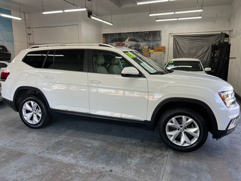 Used 2018 Volkswagen Atlas SEL image 4