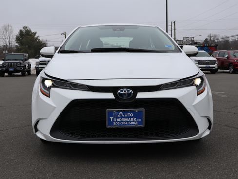 Used 2022 Toyota Corolla LE image 3