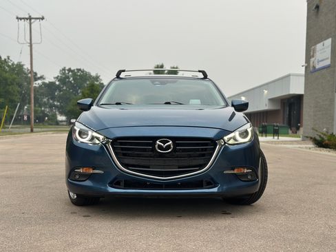 Used 2017 MAZDA MAZDA3 Grand Touring Hatchback FWD image 2