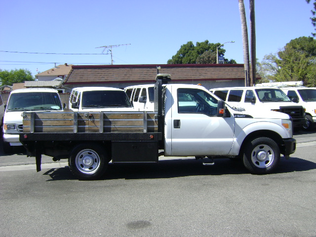 Used 2016 Ford F350 2WD Regular Cab Super Duty image 2