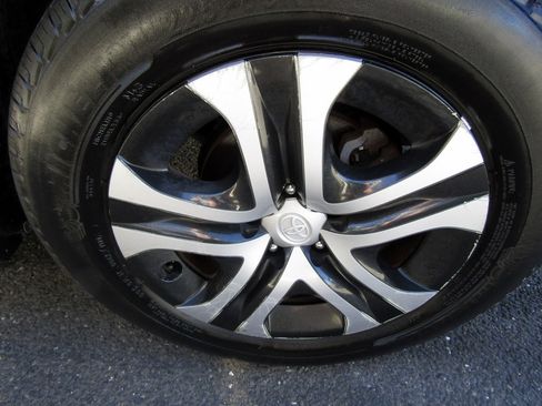 Used 2016 Toyota RAV4 LE image 12