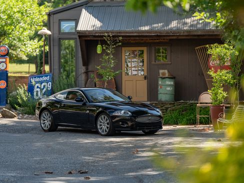 Used 2008 Jaguar XK Coupe RWD image 4