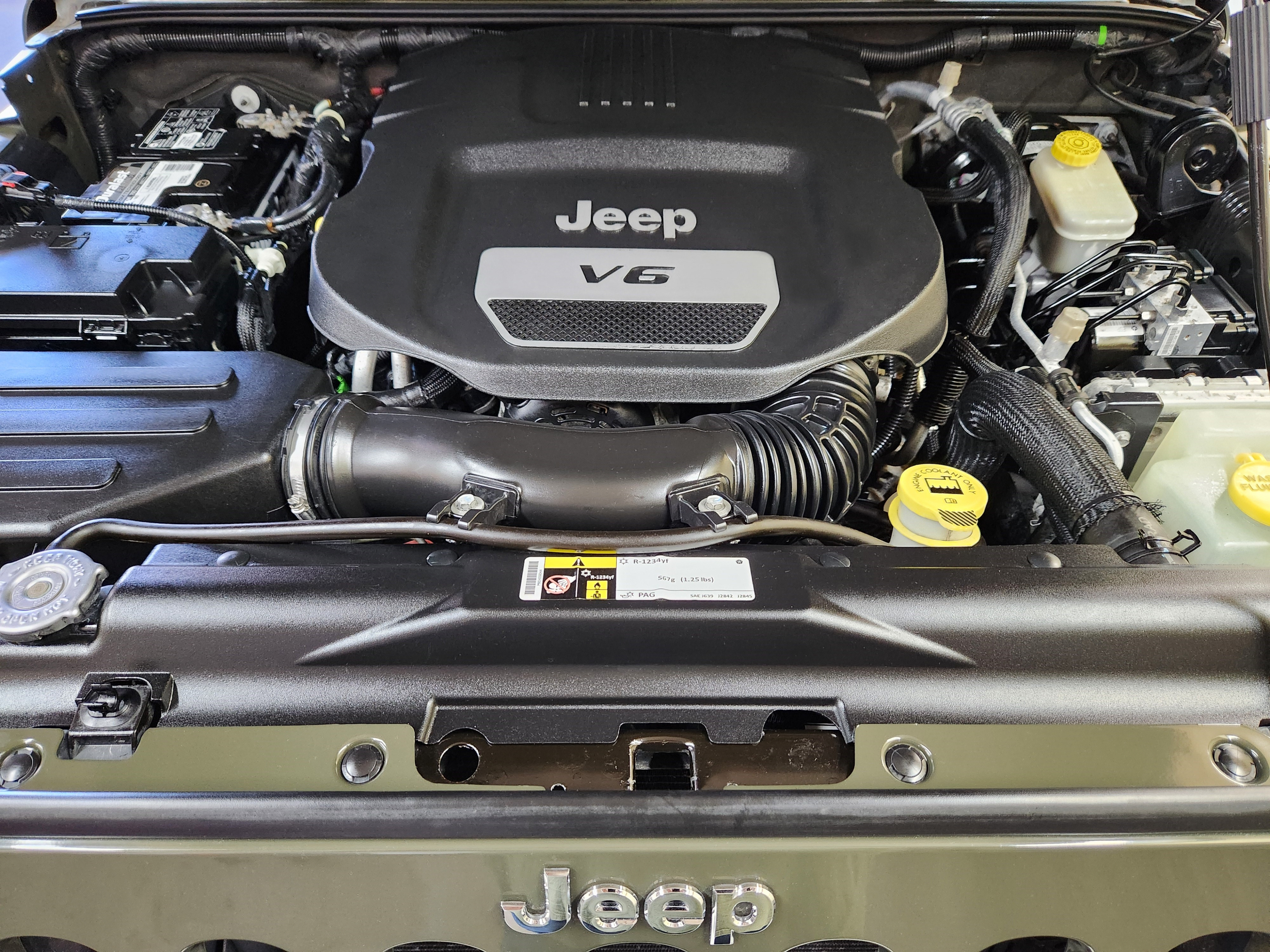 Used 2015 Jeep Wrangler 4WD Sahara image 11
