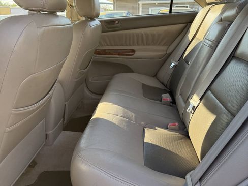 Used 2004 Toyota Camry LE FWD image 12