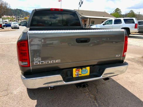 Used 2004 Dodge Ram 1500 Truck SLT image 10