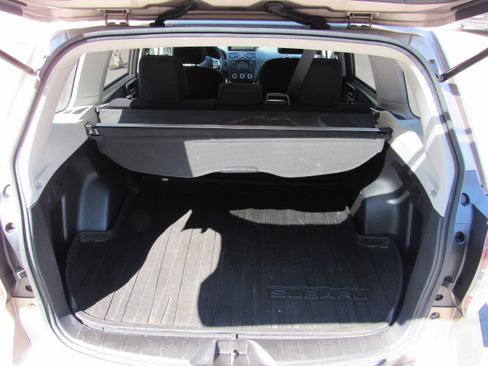 Used 2014 Subaru Forester 2.5i Premium AWD/4WD image 17