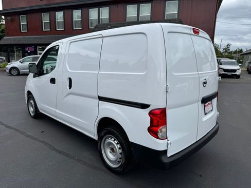 Used 2020 Nissan NV200 S FWD image 2