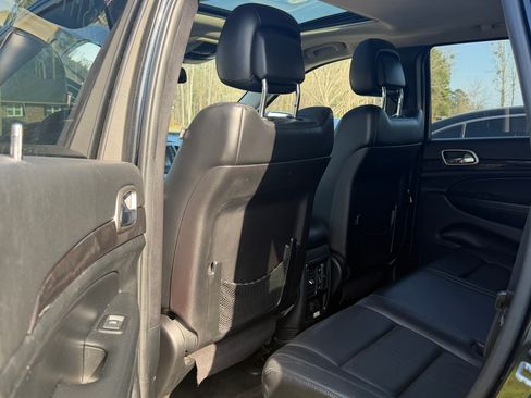 Used 2012 Jeep Grand Cherokee Laredo image 4