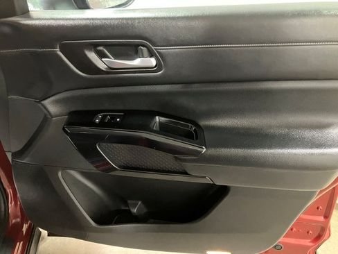 Used 2022 Nissan Pathfinder SV image 29