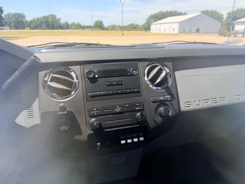 Used 2013 Ford F350 2WD Regular Cab Super Duty image 12