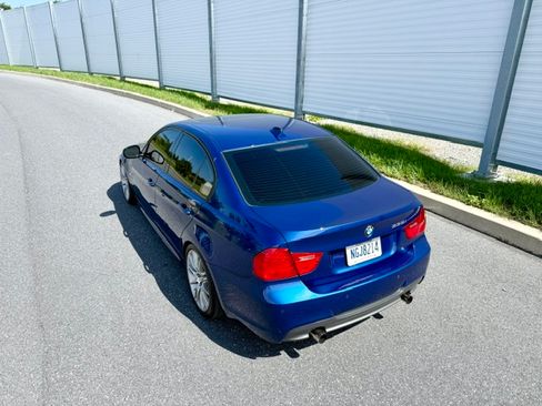Used 2010 BMW 335i xDrive Sedan AWD/4WD image 29