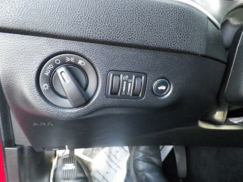 Used 2016 Dodge Charger SE RWD image 17