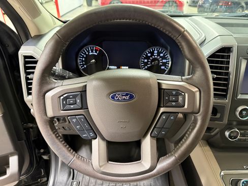 Used 2019 Ford Expedition Max 4WD XLT image 22