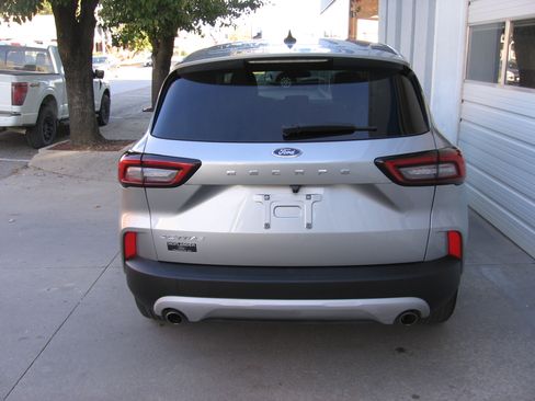 Used 2023 Ford Escape Active image 4