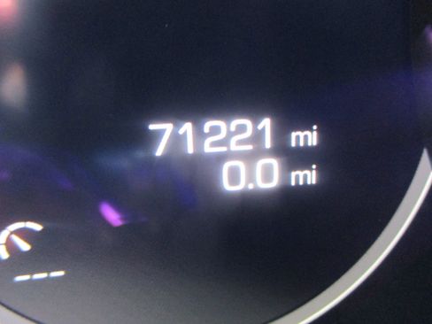 Used 2019 Porsche Cayenne Turbo image 3