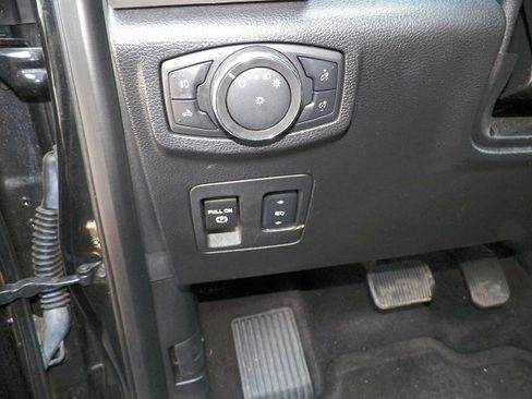 Used 2015 Ford F150 2WD SuperCrew image 9