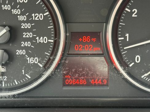 Used 2011 BMW 328i xDrive Sedan AWD/4WD image 29