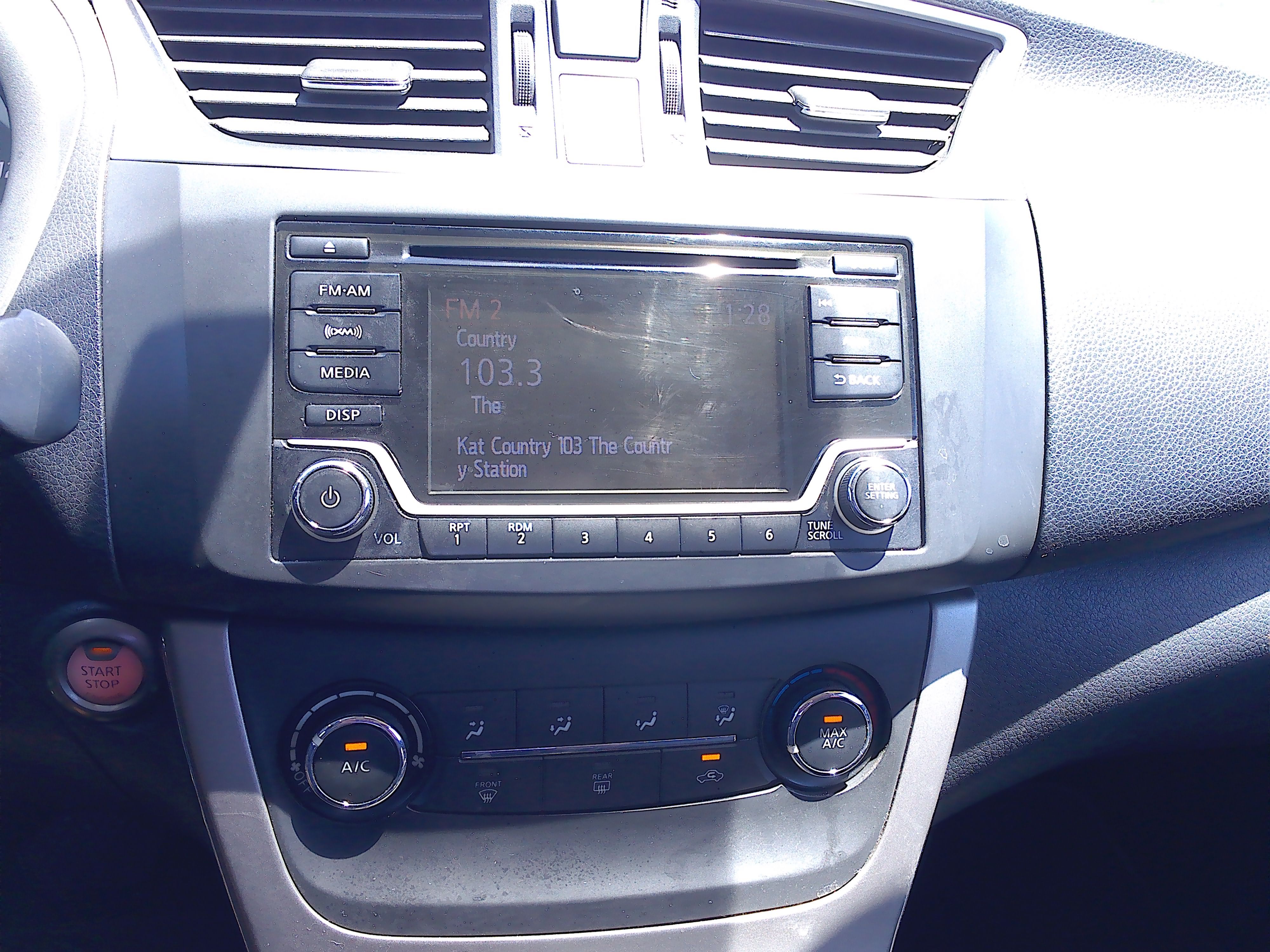 Used 2015 Nissan Sentra SV FWD image 15