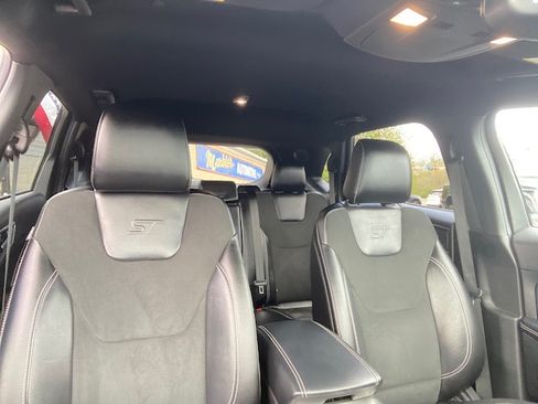 Used 2022 Ford Edge AWD ST image 11
